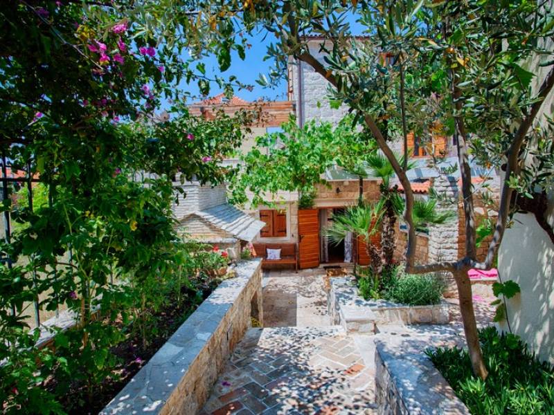 Villa Komiza, lile Vis, Dalmatie, Croatie Garden ground floor