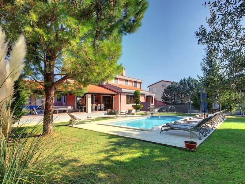 Holiday house with pool in Veli Vrh, Pula, Istria 