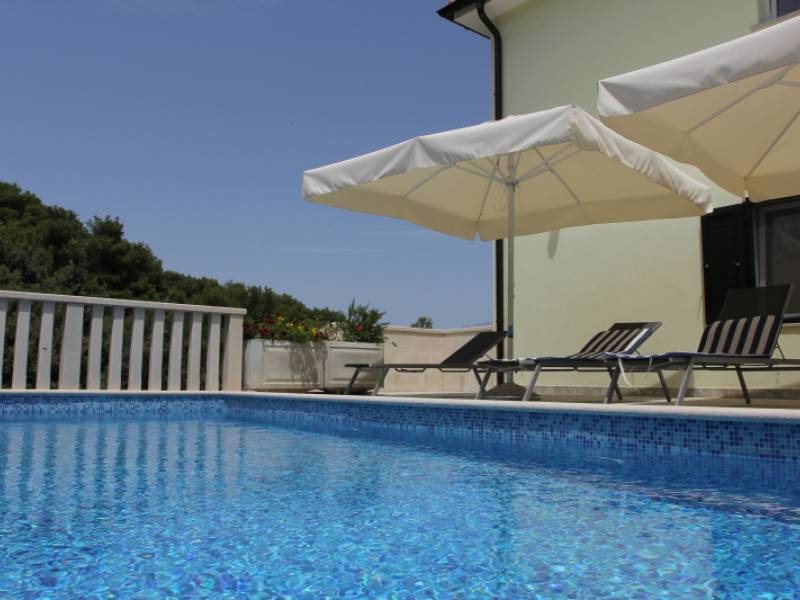 Ferienhaus mit Pool Splitska, Insel Brac, Dalmatien, Kroatien 