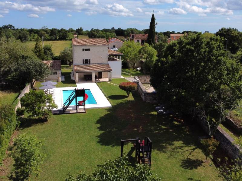 Holiday house with pool in Kanfanar, Rovinj, Istria 