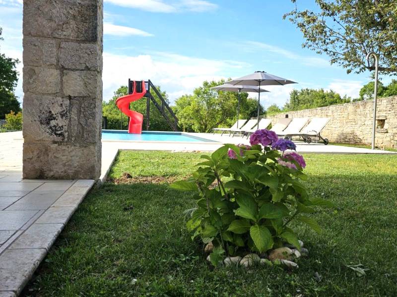 Holiday house with pool in Kanfanar, Rovinj, Istria 