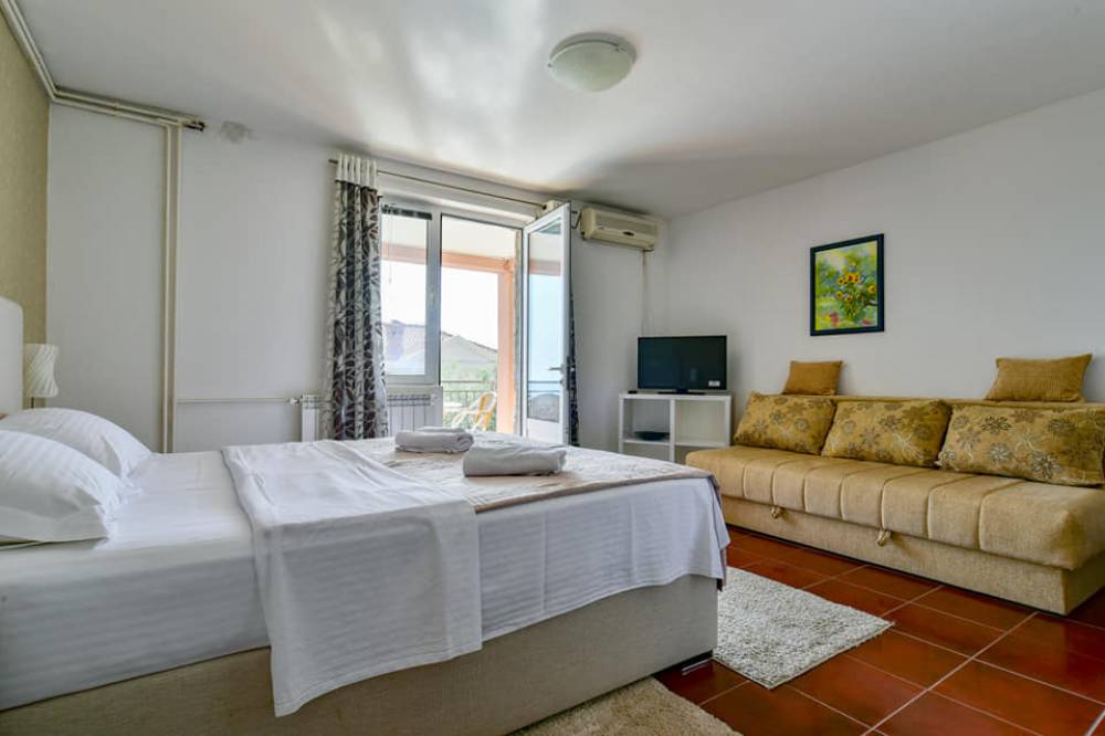 Apartments Kentera Sveti Stefan Montenegro Cipa Travel