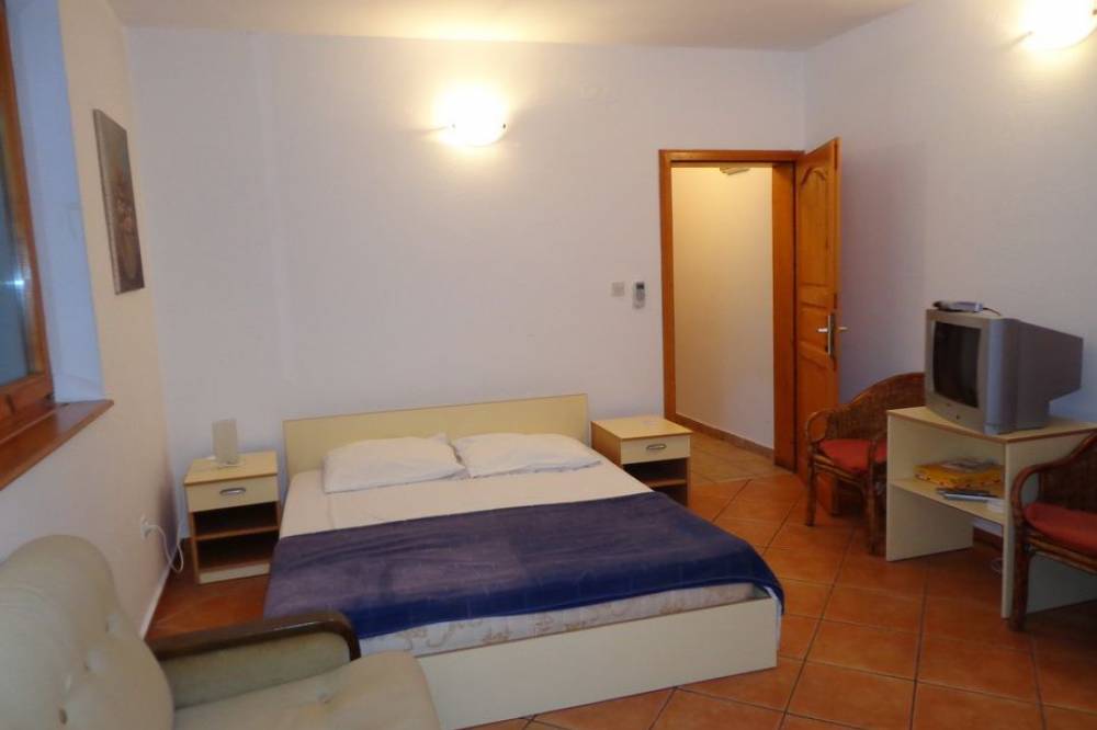 Zivkovic Apartments Sveti Stefan Montenegro Cipa Travel